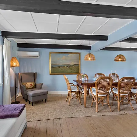 펜션 4 Bedroom Beautiful In *